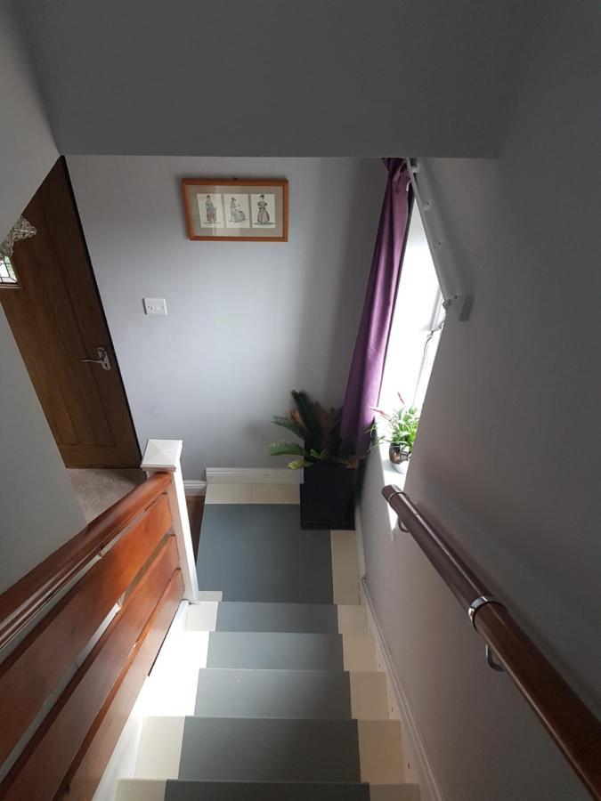 Post Office Row Apartment And Garden Crickhowell Eksteriør billede