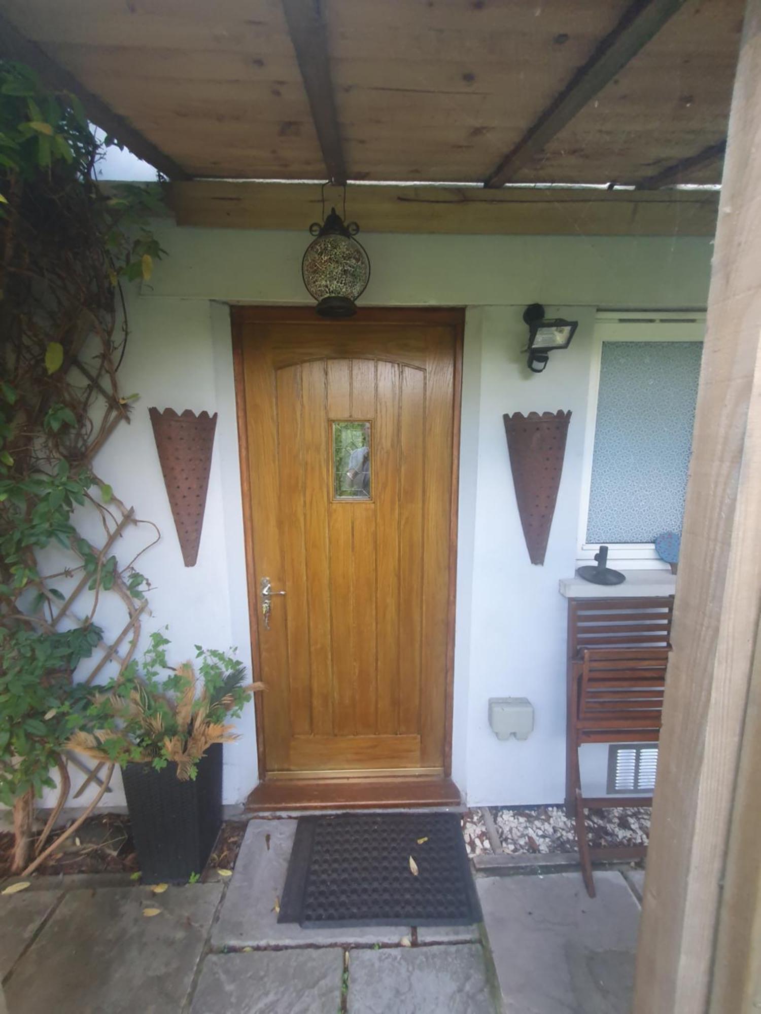 Post Office Row Apartment And Garden Crickhowell Eksteriør billede